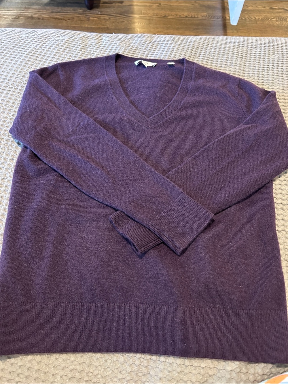 Vince Women's V-Neck Sweater in Deep Plum